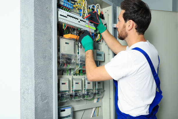 Best Licensed Electrician  in Raymond, MS